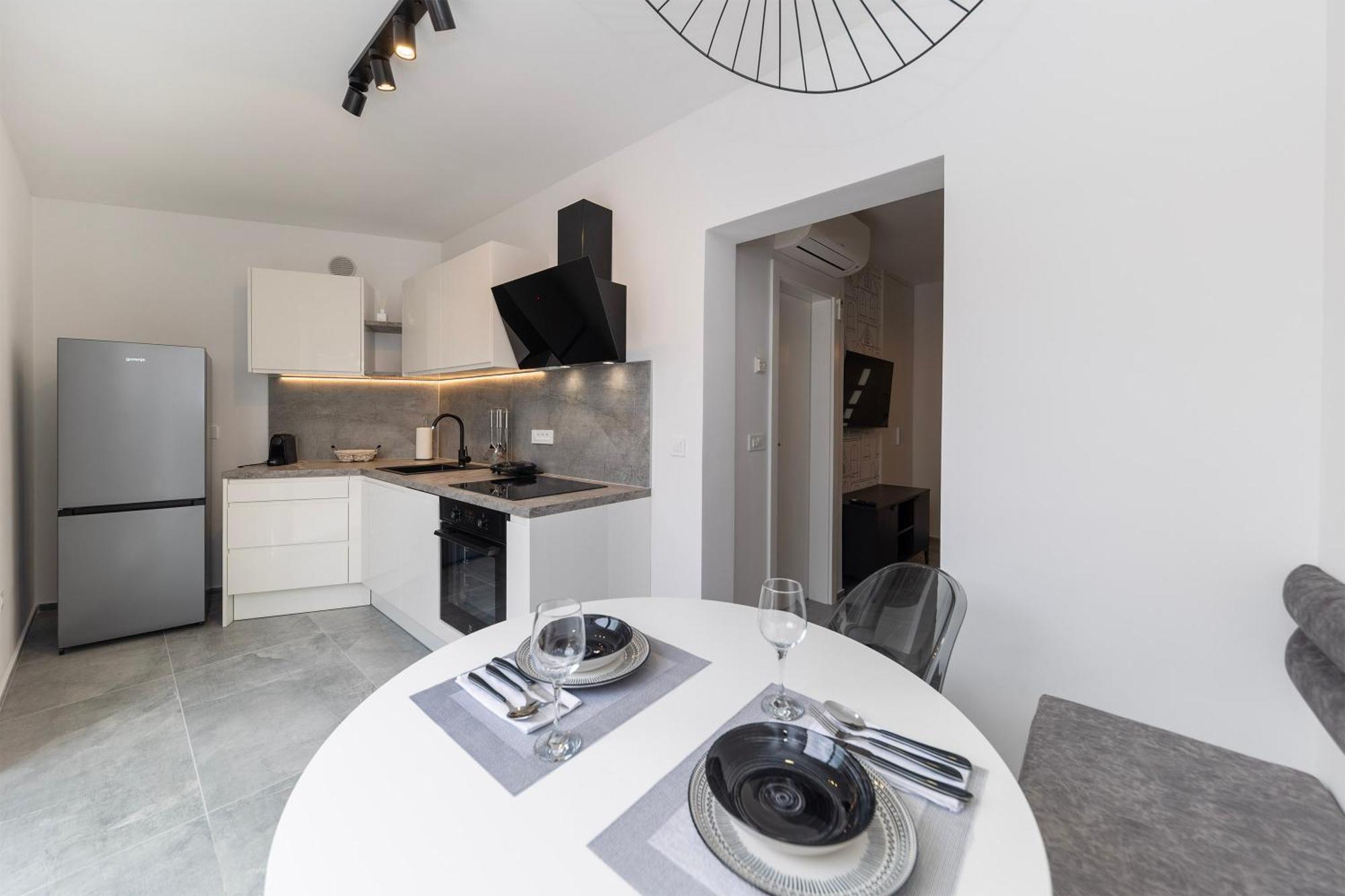 Find Your Haven In Morena Celeste Seaside Puntamika Apartments! Задар Екстериор снимка