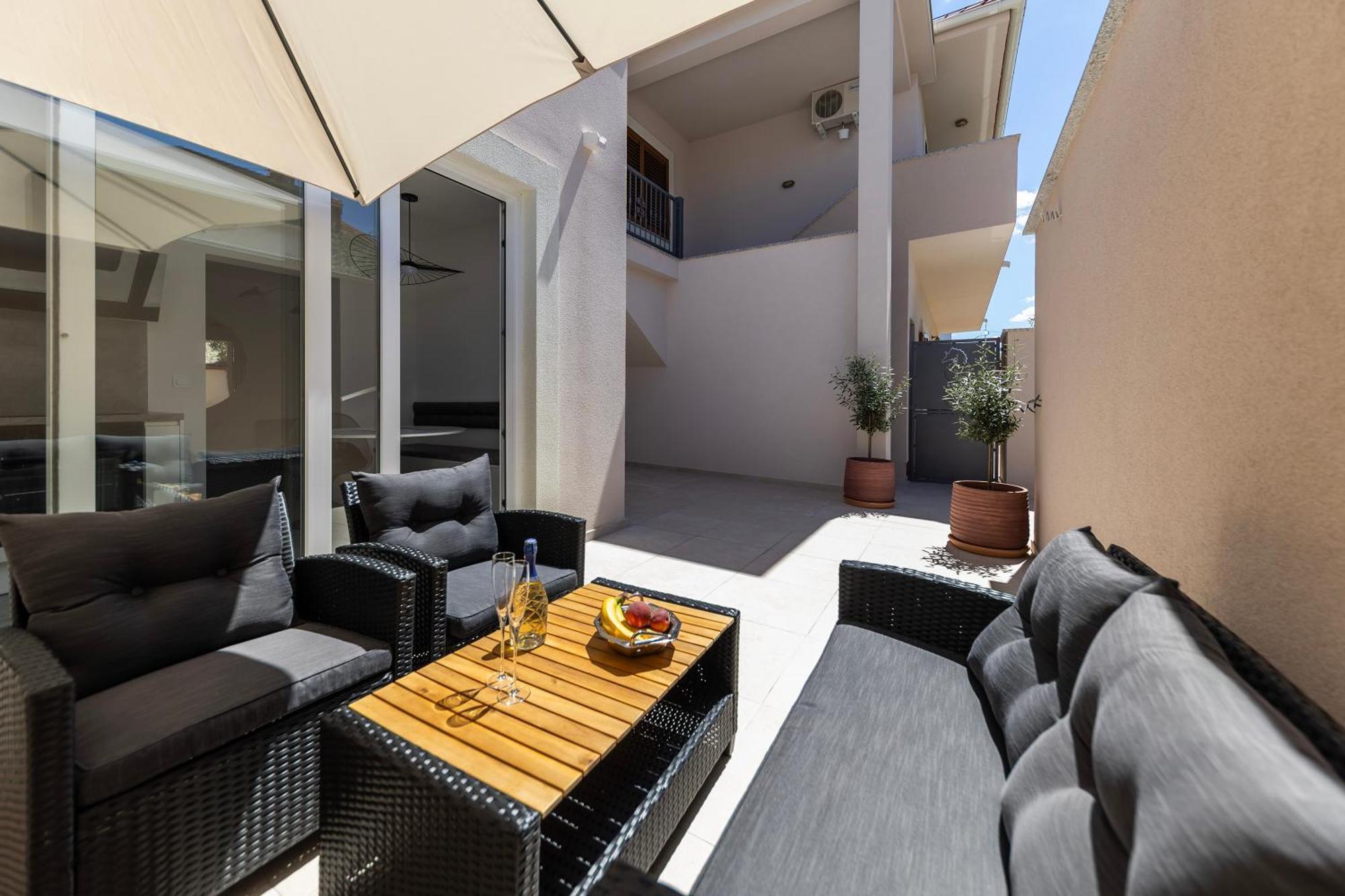 Find Your Haven In Morena Celeste Seaside Puntamika Apartments! Задар Екстериор снимка